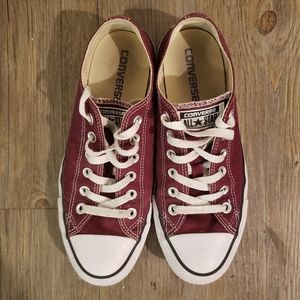 W8.5 / M6.5 Converse Chuck Taylor Burgundy